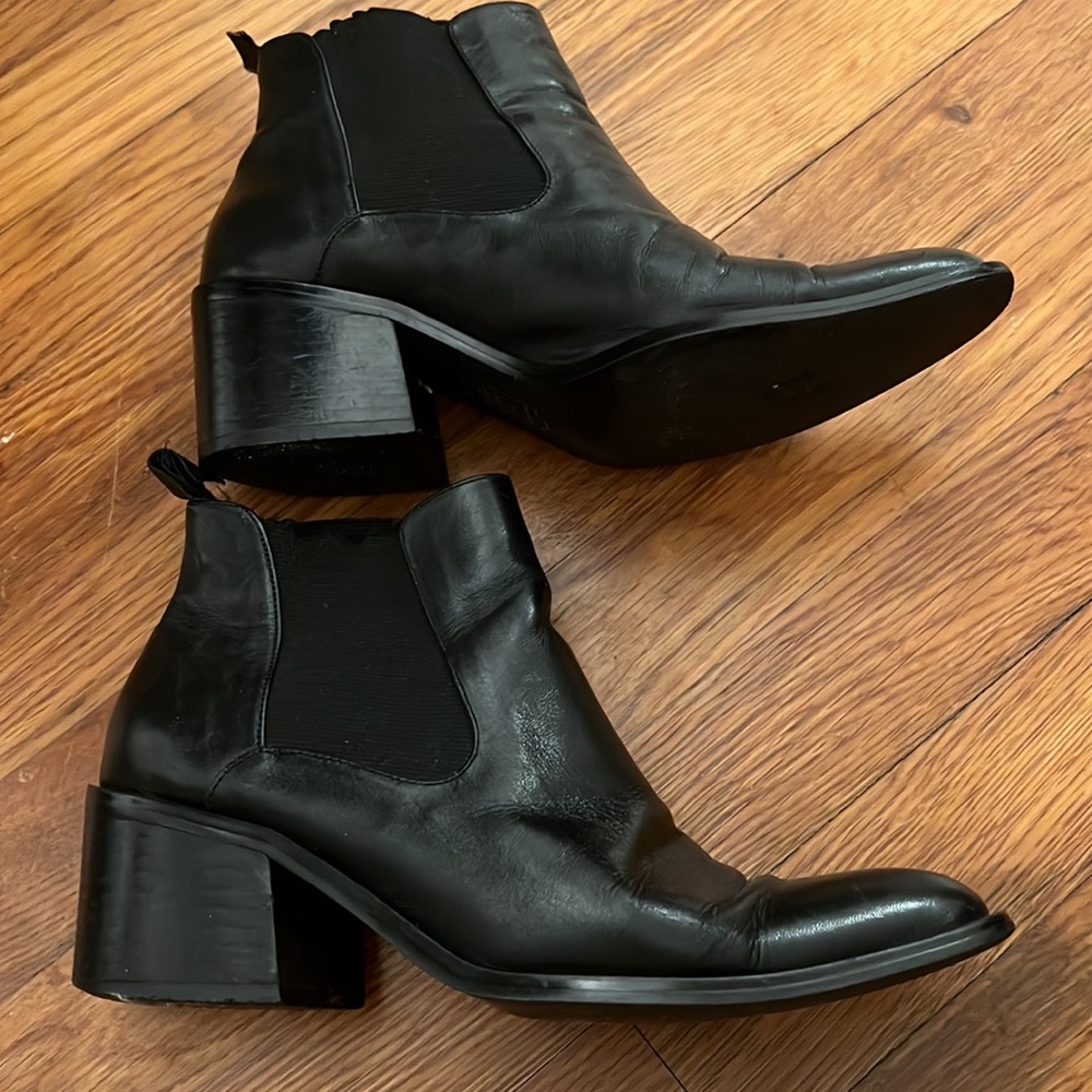 Boots - Picture 3 of 3